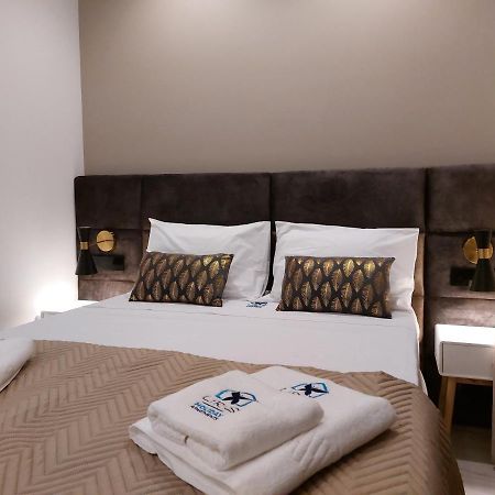 נאזרה Liris Holiday Apartments מראה חיצוני תמונה