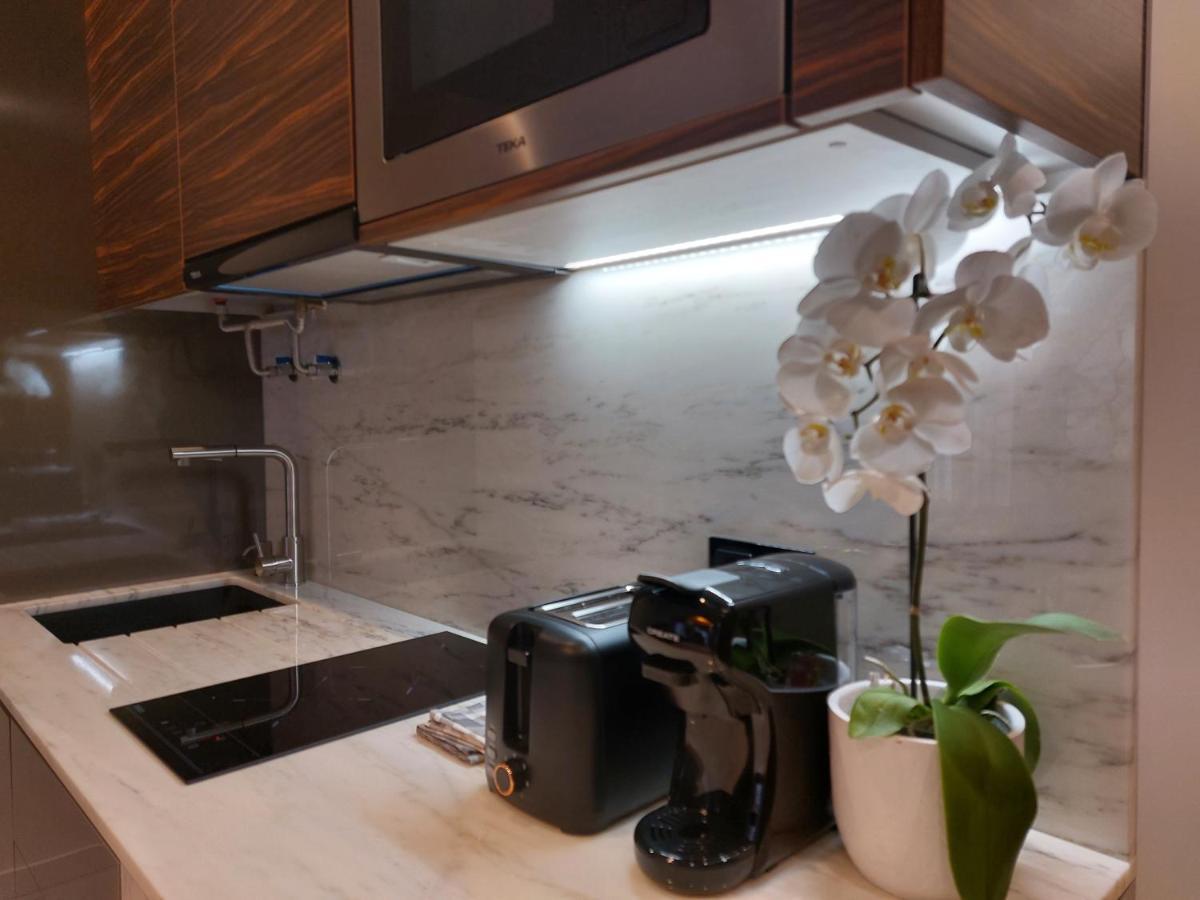 נאזרה Liris Holiday Apartments מראה חיצוני תמונה