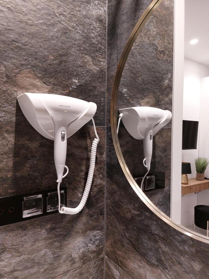 נאזרה Liris Holiday Apartments מראה חיצוני תמונה